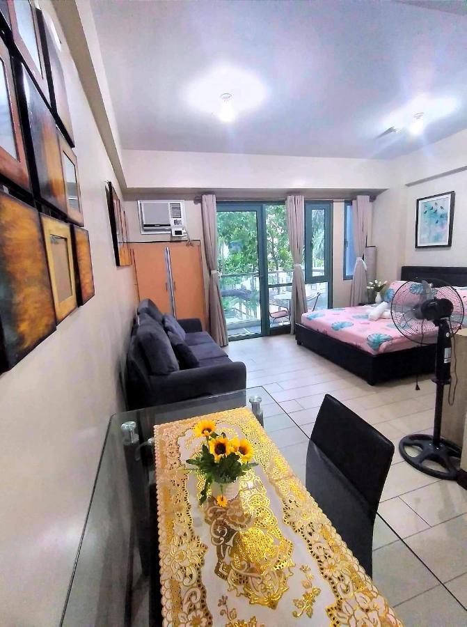 The Palm Tree Condotel Airport Apartment